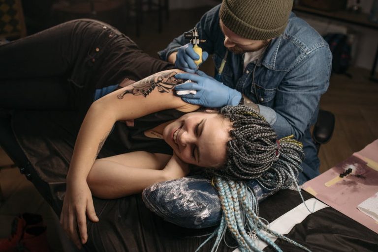 Read more about the article Recommendations On How to Dress for Your Tattoo Appointment